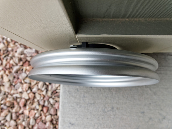 Photograph of mounting plate groove for Lastolite EZbox 36x36 softbox.